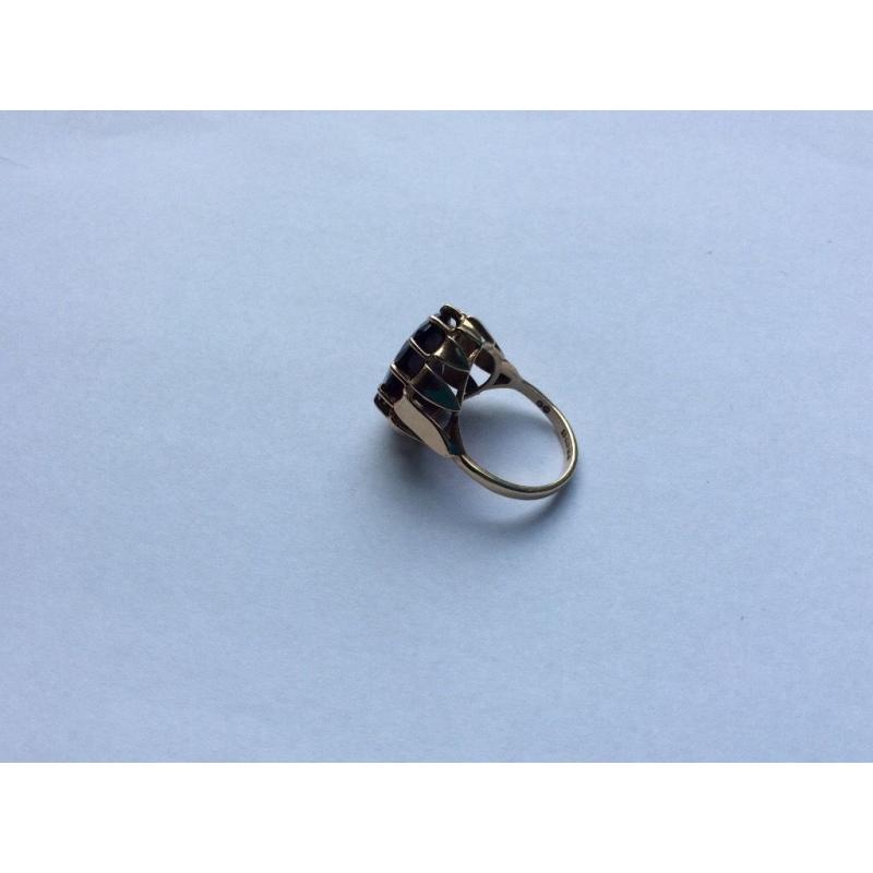 9 carat gold ring