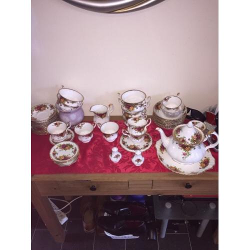 48pcs Royal Albert Country Rose Set VGC