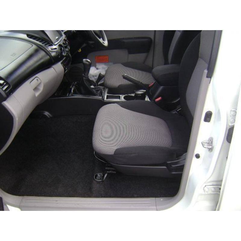 Mitsubishi L200 2.5DI-D CR ( EU V ) 4WD Double Cab Pickup 4Work