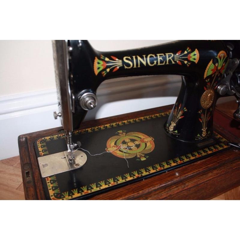 Antique (1910) Singer Sewing Machine Wooden Case VCG hand crank, 1910, 66K model Clydebank Scotland