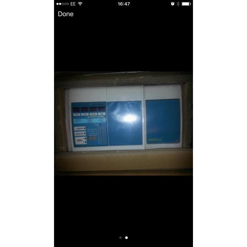 Vesda VLS smoke detecting alarm panel and controller