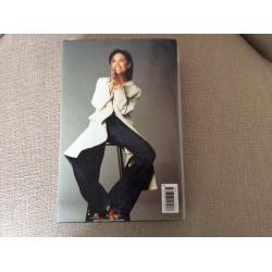 VICTORIA BECKHAM Autobiography