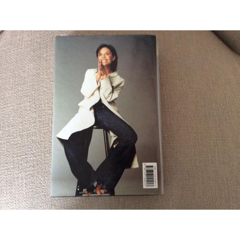 VICTORIA BECKHAM Autobiography