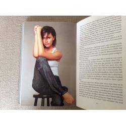 VICTORIA BECKHAM Autobiography