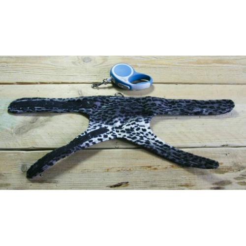 Retractable lead and jacket/harness bundle