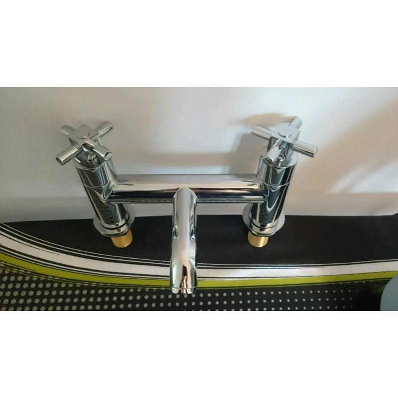Bath mixer tap