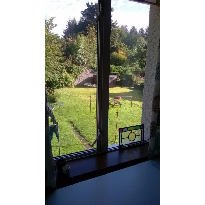 Double room - quiet flat in peaceful village setting (Mon-Fri or similar)