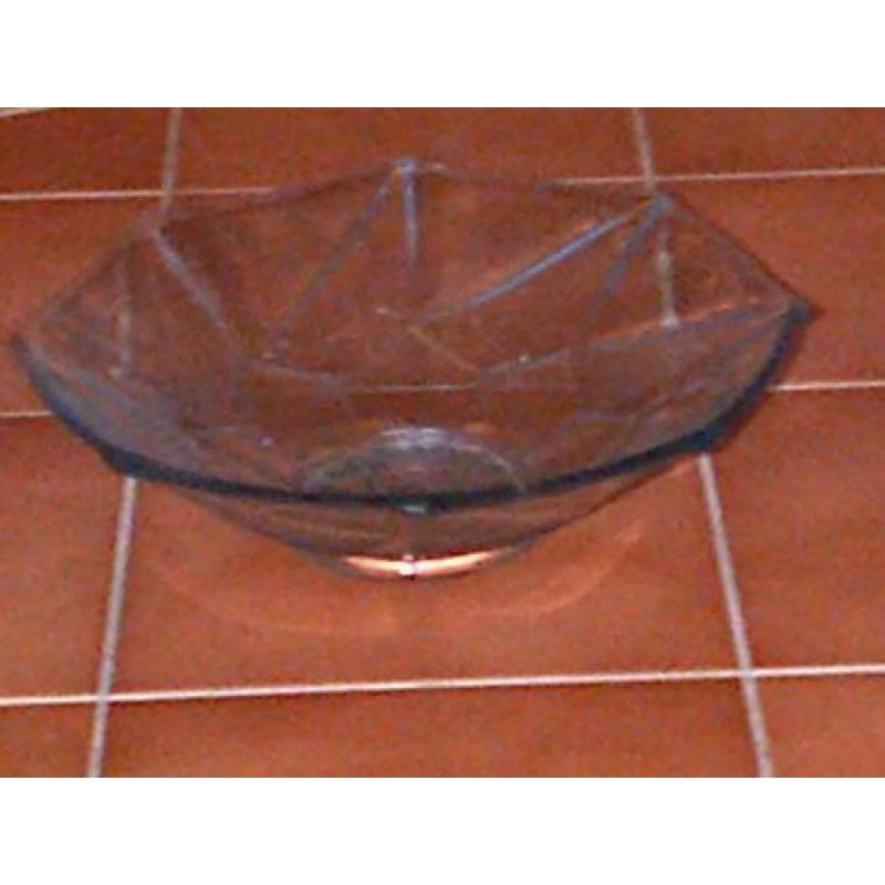Glass fruit bowl
