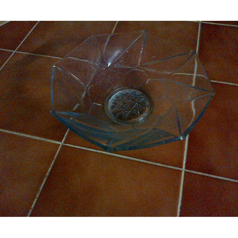 Glass fruit bowl