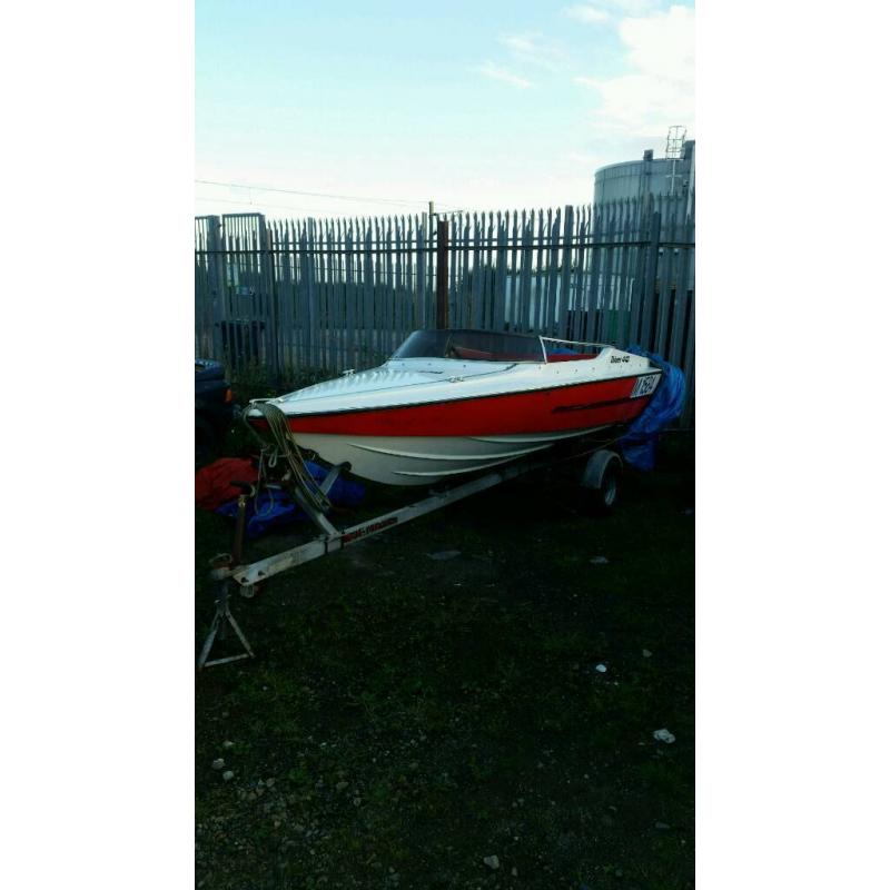 Speed boat