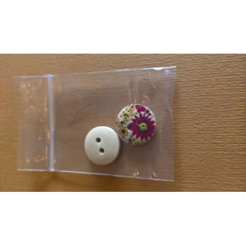 Arts & Crafts-BUTTONS-BUY 1 GET 1 FREE on lots of designs,Hobbies,Scrapbooking,Hair Accessories Etc.