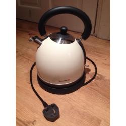 Breville VKJ487 1.8L Cream Kettle.
