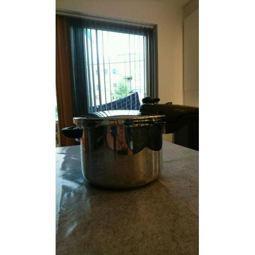 Smartplus pressure cooker