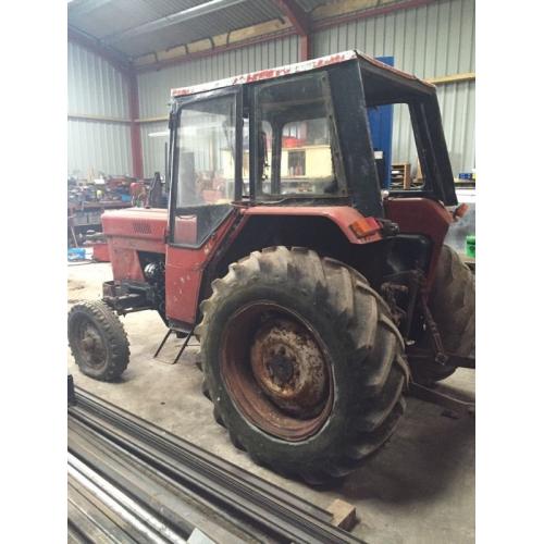 Case International 485 tractor