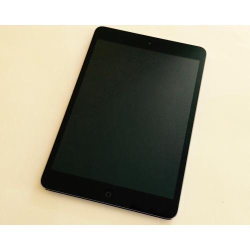 iPad Mini Retina Display 32GB Space Grey **Excellent Condition** - APPLECARE+ Until 2017
