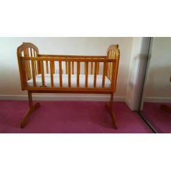 baby swinging crib+mattress {smoke free home}
