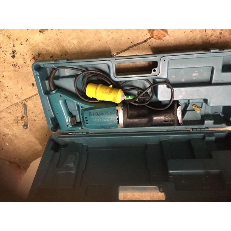 2 makita reciprocating saws