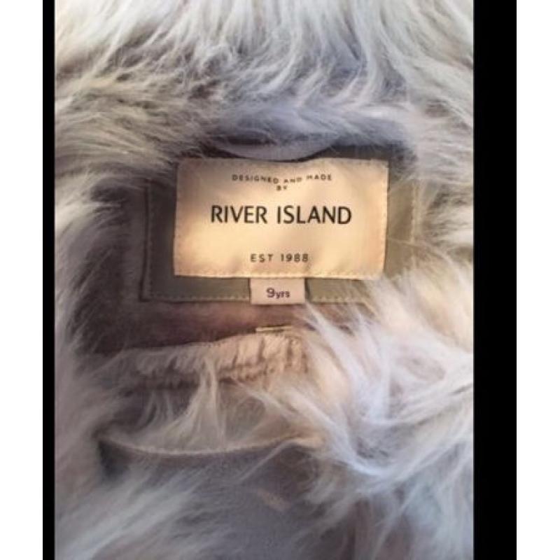 Girls river island gillet age 9