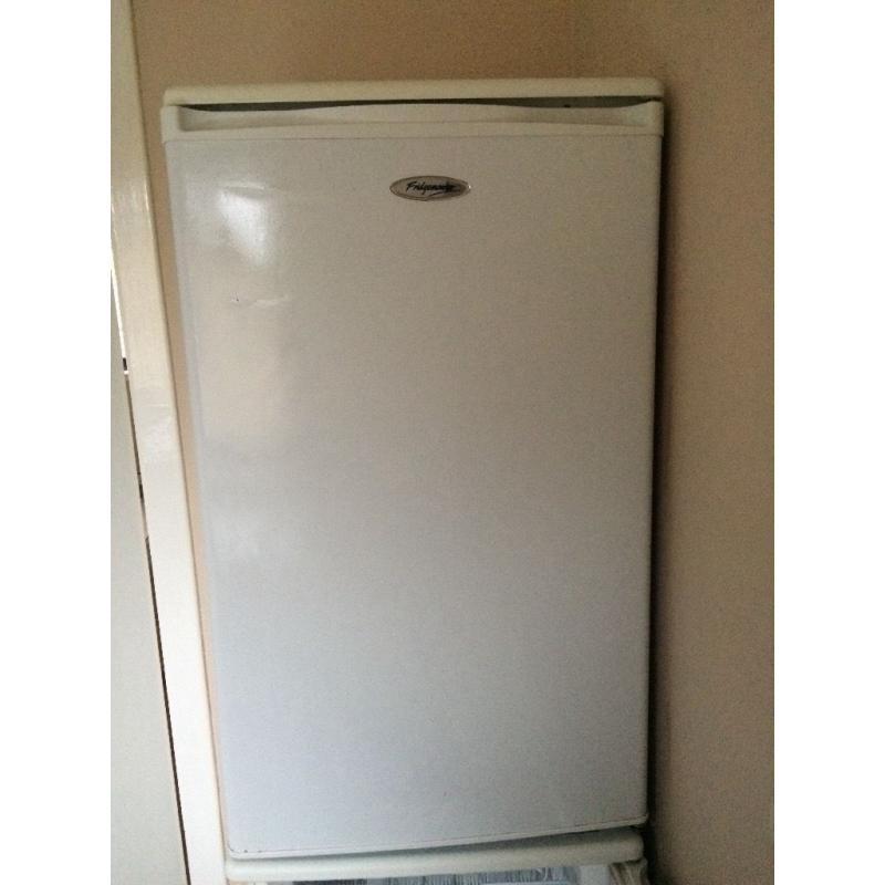 Single fridge must uplift today