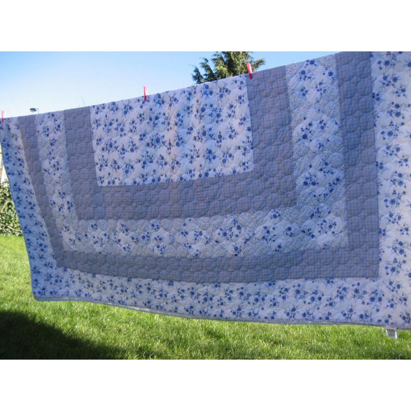 Patchwork Quilted Bedspread Set: King Size Throw and Two Pillow Cases