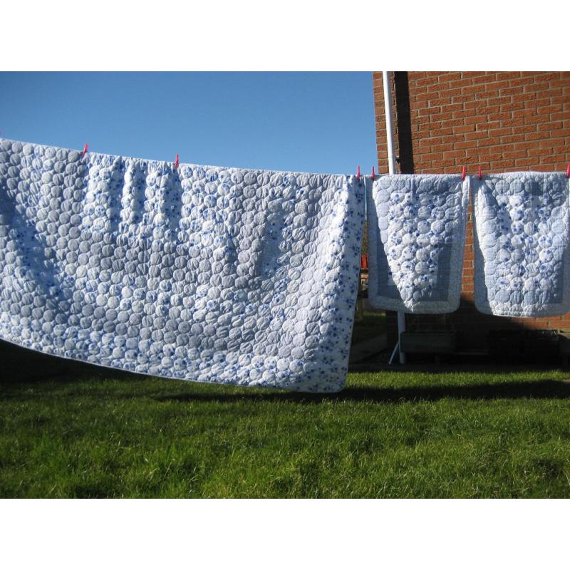 Patchwork Quilted Bedspread Set: King Size Throw and Two Pillow Cases
