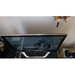 Samsung Led all in one 23 inch touchscreen pc. Core i3 4 gb ram16 gb max ram 1tb Hdd.Built in webcam