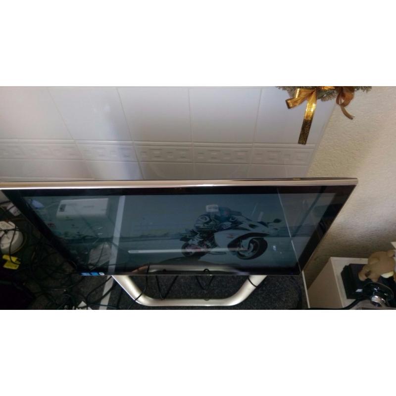 Samsung Led all in one 23 inch touchscreen pc. Core i3 4 gb ram16 gb max ram 1tb Hdd.Built in webcam