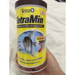 TetraMin tropical flake fish food 200g