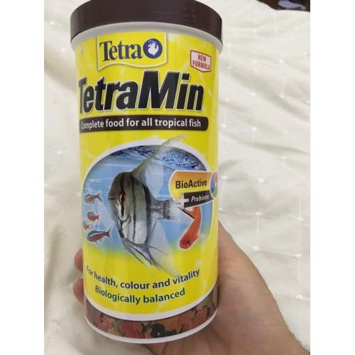 TetraMin tropical flake fish food 200g