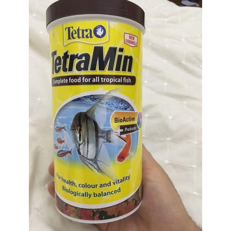 TetraMin tropical flake fish food 200g