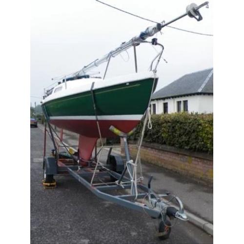 Hunter 19 foot Sailing Boat Dingy + Blacksmith Trailer + Bobbin Tender + Sails +