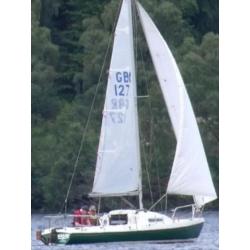 Hunter 19 foot Sailing Boat Dingy + Blacksmith Trailer + Bobbin Tender + Sails +