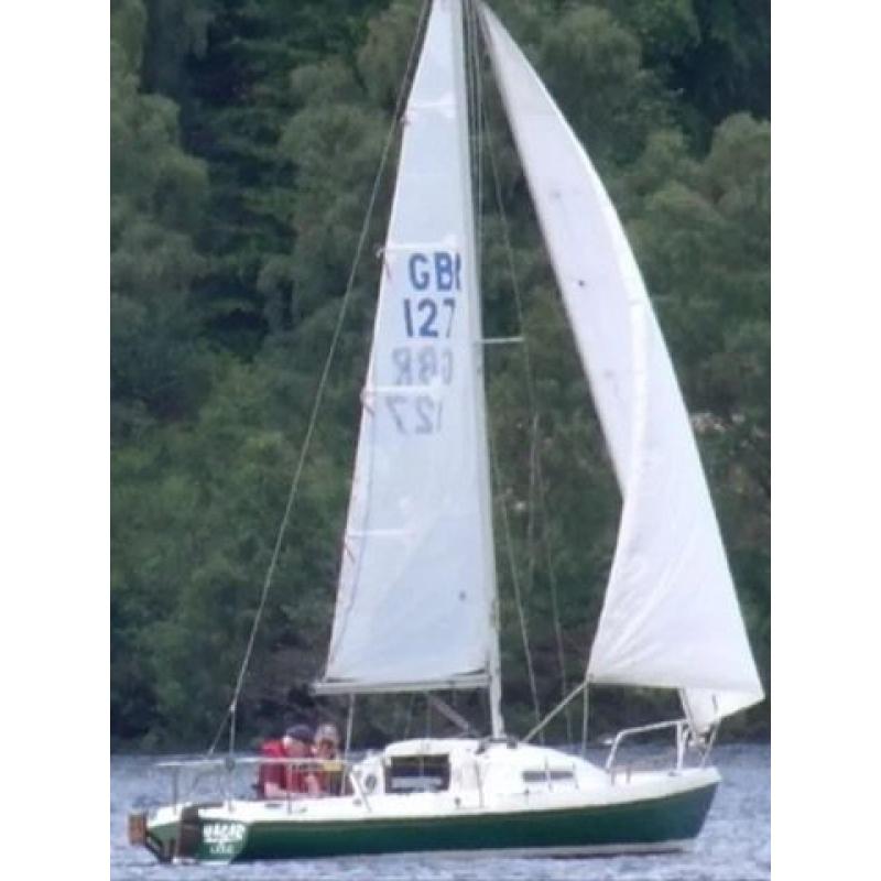 Hunter 19 foot Sailing Boat Dingy + Blacksmith Trailer + Bobbin Tender + Sails +