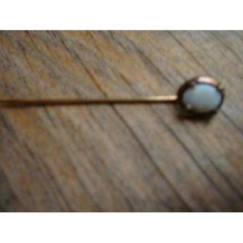 9ct Gold Opal Pin