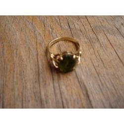 9ct Gold Peridot Ring