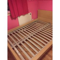 Bed and orthopaedic mattress