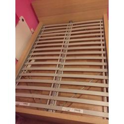 Bed and orthopaedic mattress