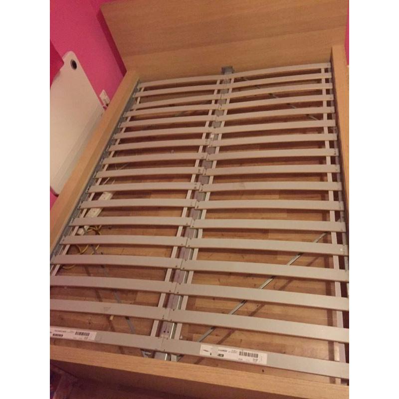 Bed and orthopaedic mattress