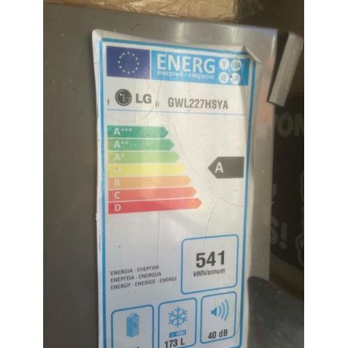 Side-by-Side Refrigerator/Freezer (Gross Capacity 606 Litres