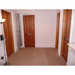 Massive Double Room --- Short Term Welcome -- All Bills Included