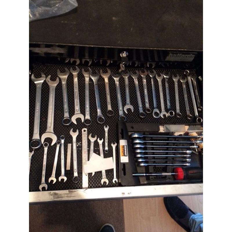 Tool trolley and tools