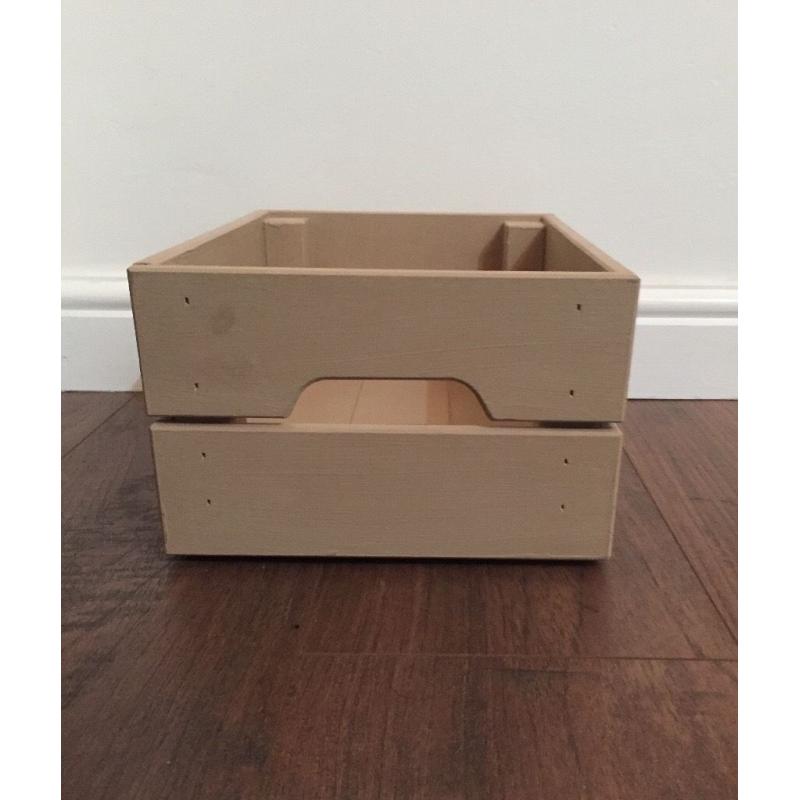 Wooden crate