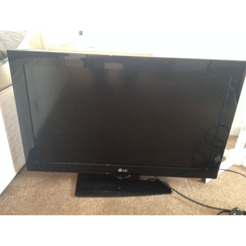 32INCH LG TV