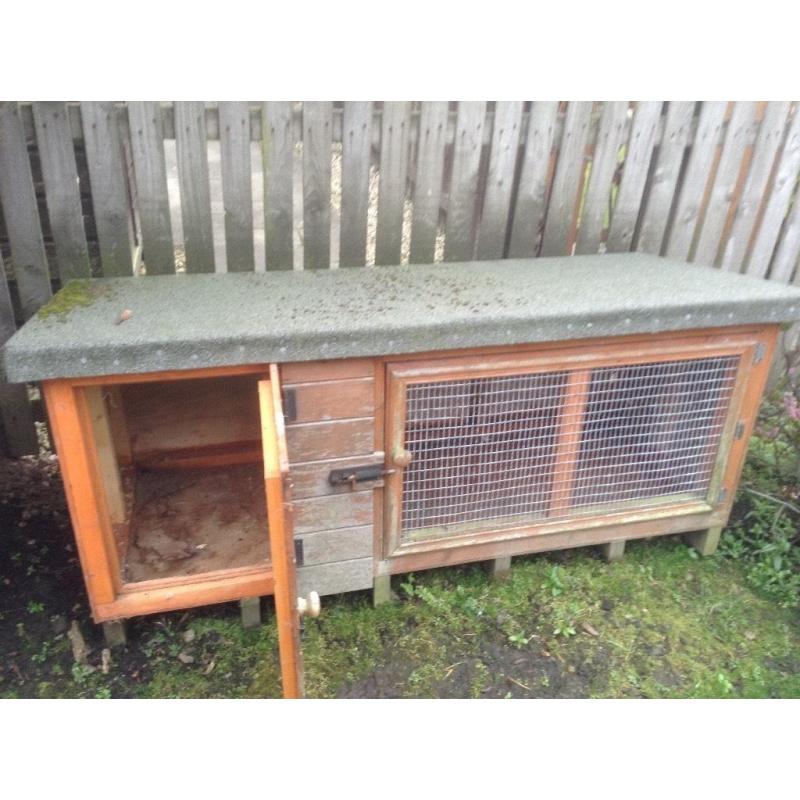 Large rabbit hutch