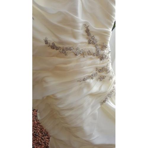 D'zage wedding dress size 16