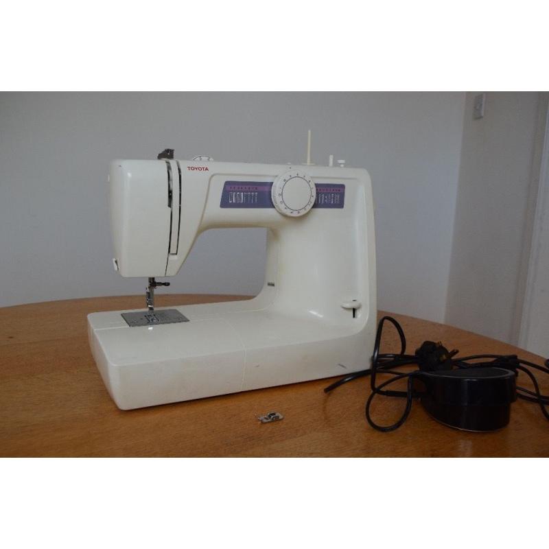 Sewing machine (Toyota RS2000 series)
