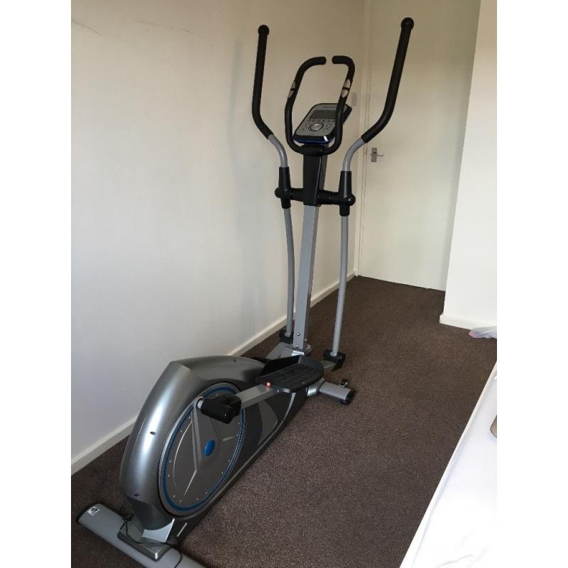 Body Max Cross Trainer