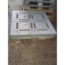 PLASTIC PALLETS FOR SALE