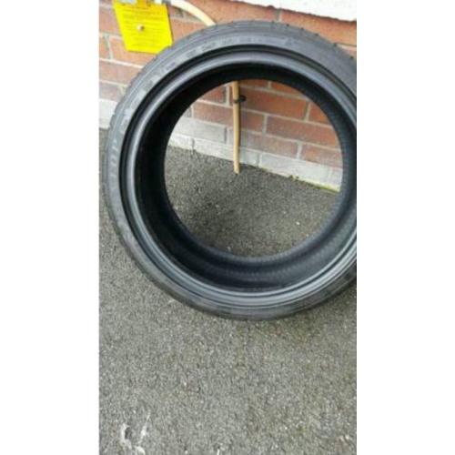Dunlop 245/35/18 tyre as new