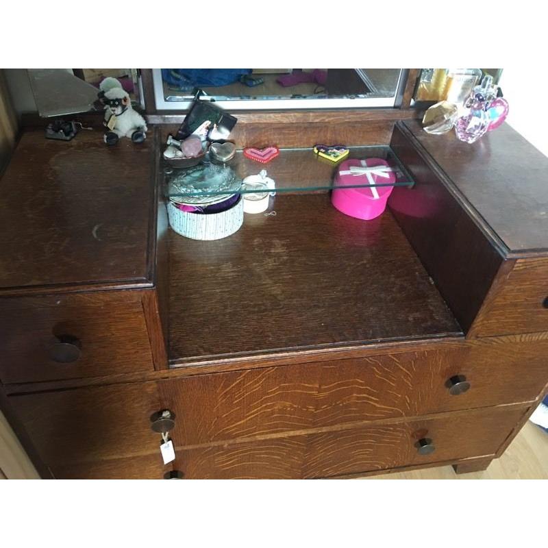 Dressing table
